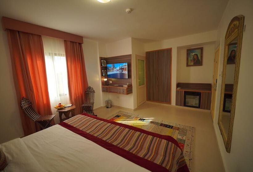 اتاق لوکس, Petra Plaza