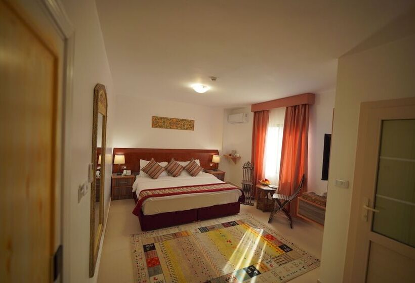 اتاق لوکس, Petra Plaza