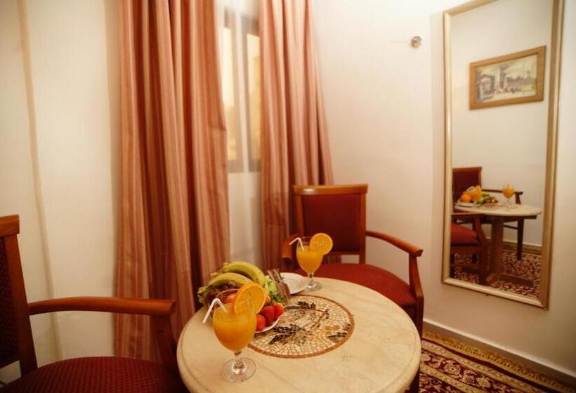 اتاق لوکس, Petra Plaza