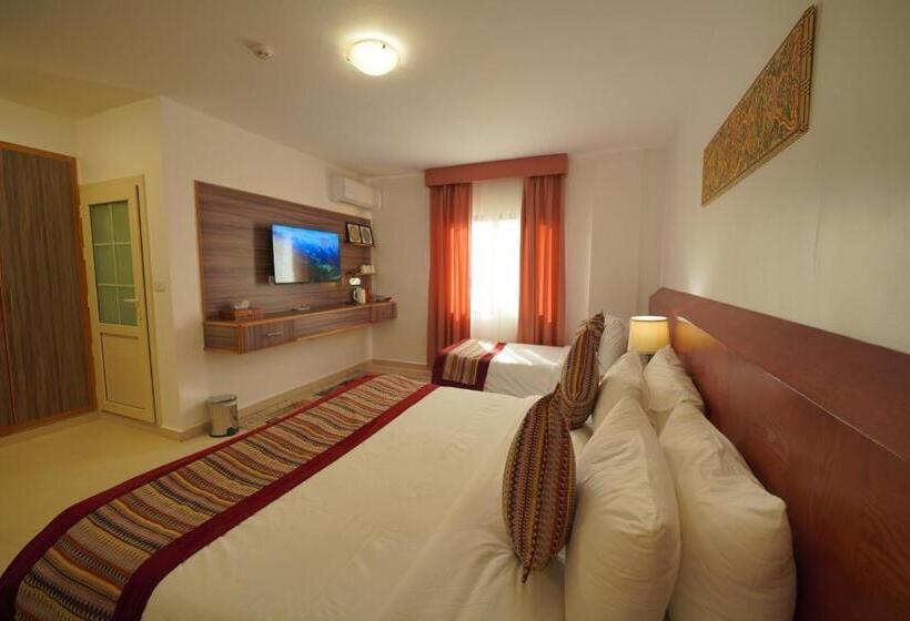 اتاق لوکس سه تخته, Petra Plaza