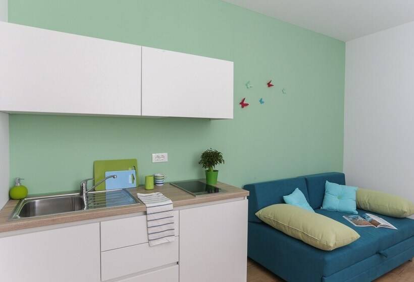 דירת חדר עם טרסה, Apartments Villa Karmen
