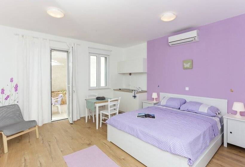סטודיו סטנדרט עם מרפסת, Apartments Villa Karmen