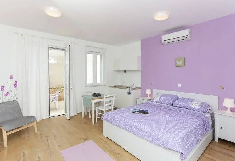 テラス付きスタンダードワンルーム, Apartments Villa Karmen