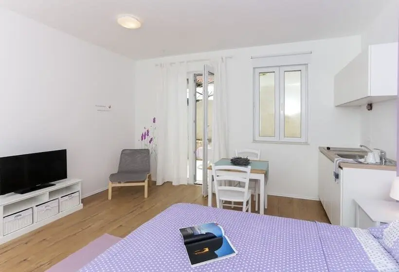 テラス付きスタンダードワンルーム, Apartments Villa Karmen