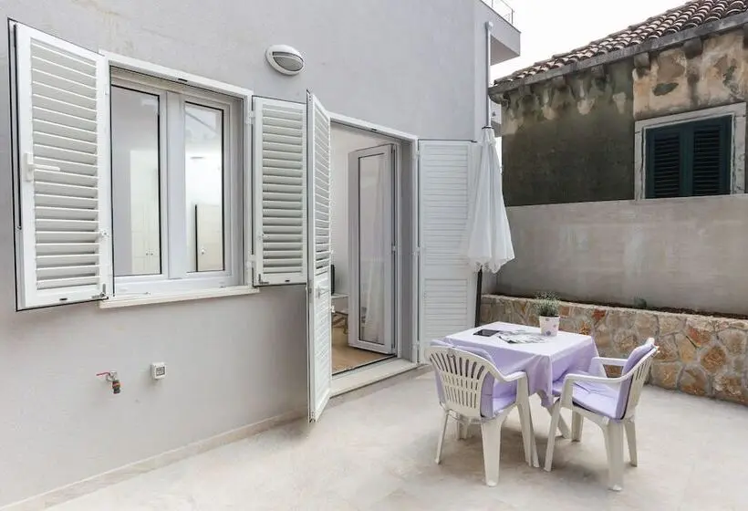 テラス付きスタンダードワンルーム, Apartments Villa Karmen