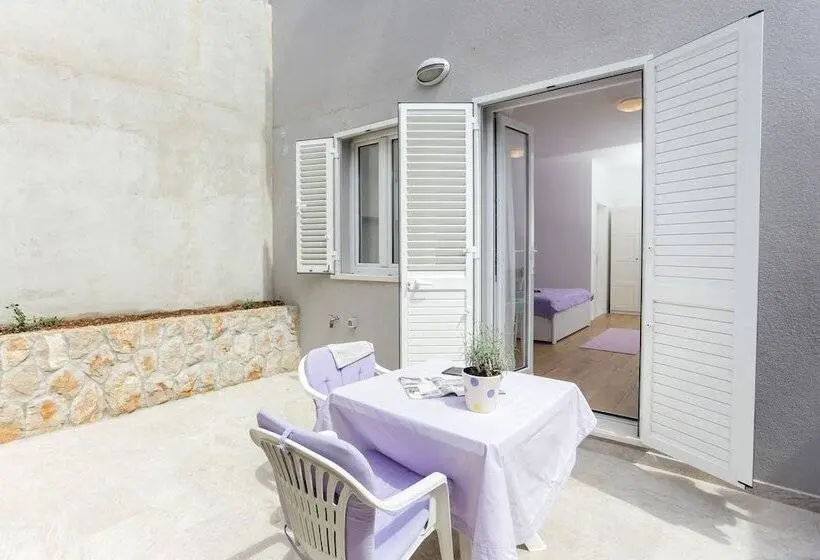 テラス付きスタンダードワンルーム, Apartments Villa Karmen