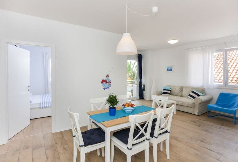 带2个卧室带海景的公寓, Apartments Villa Karmen