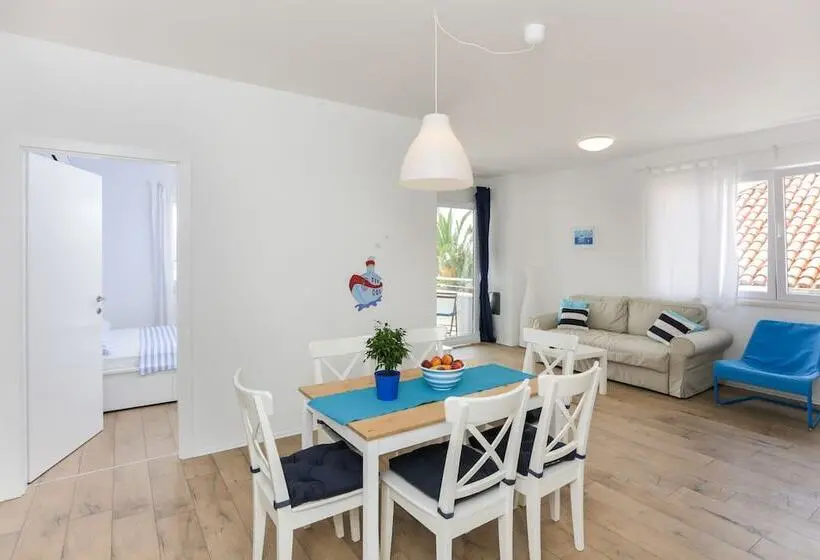海の見える２ベッドルームアパートメント, Apartments Villa Karmen