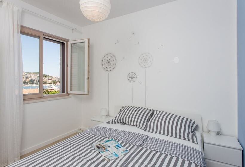 带3个卧室带海景的公寓, Apartments Villa Karmen