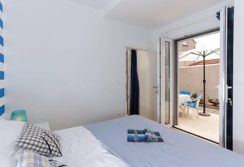 דירת קומפורט חדר שינה 1, Apartments Villa Karmen