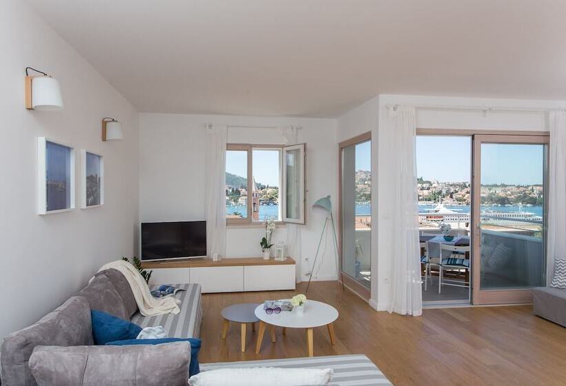 带3个卧室带海景的公寓, Apartments Villa Karmen