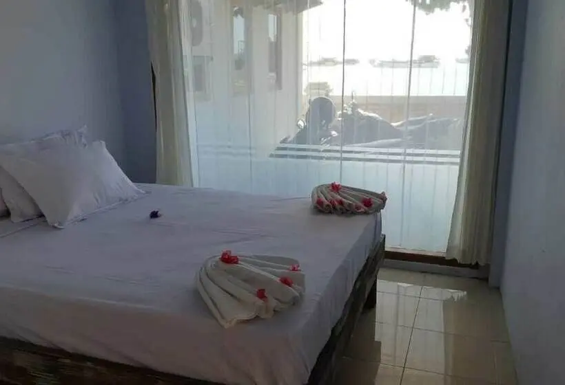 اتاق خانوادگی, Bajo Sunset Hostel