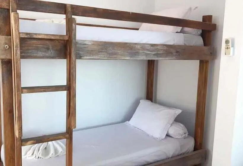 تختخواب در اتاق مشترک, Bajo Sunset Hostel