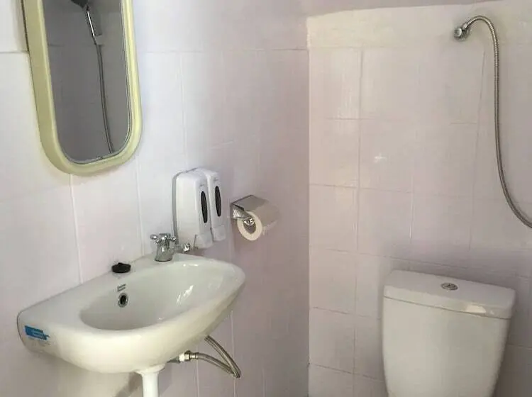اتاق استاندارد سه نفره, Bajo Sunset Hostel
