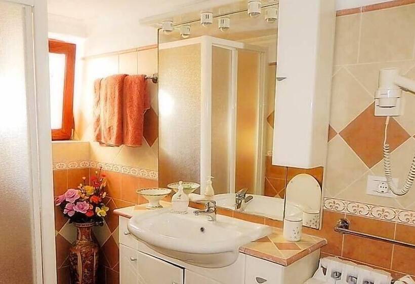 غرفة قياسية مطلّة علي البحر, B&b Il Grappolo