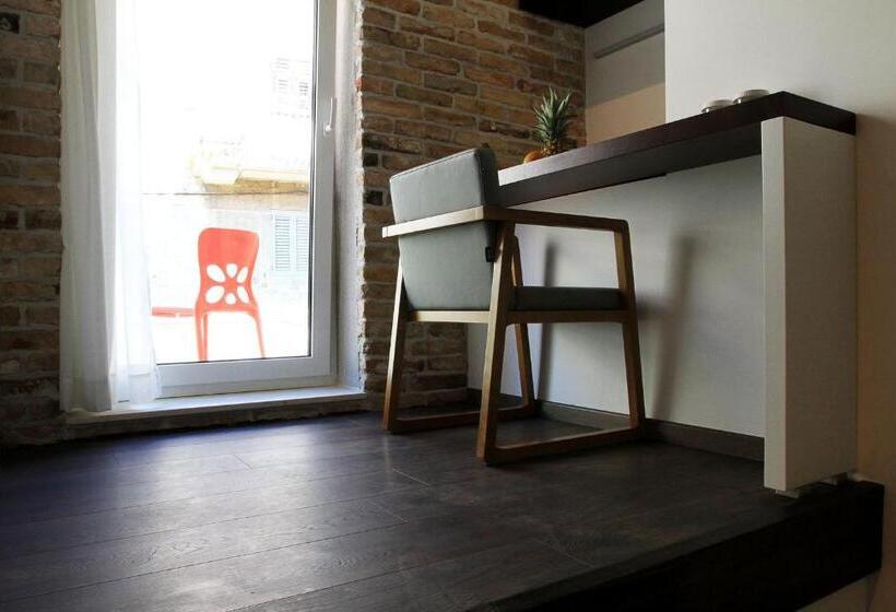 Deluxe Room with Balcony, Azur Palace Luxury Rooms