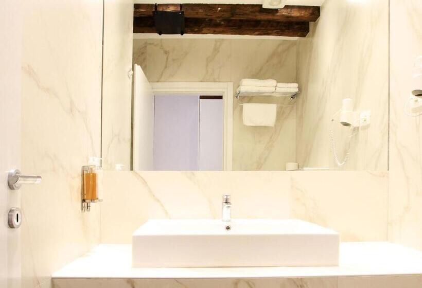 Economy Room, Azur Palace Luxury Rooms