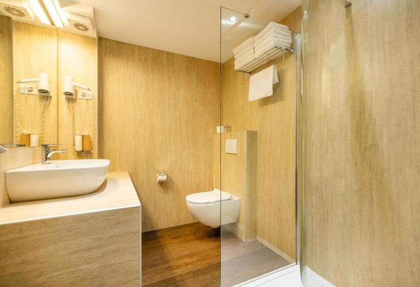 Deluxe Quadruple Room, Azur Palace Luxury Rooms