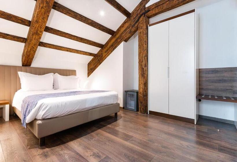 Deluxe Room with Balcony, Azur Palace Luxury Rooms