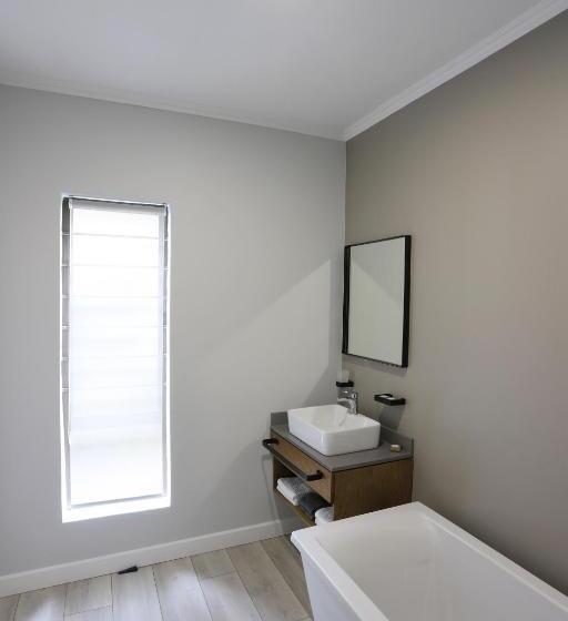 4ベッドルームハウス, Lavender Moon Guest House