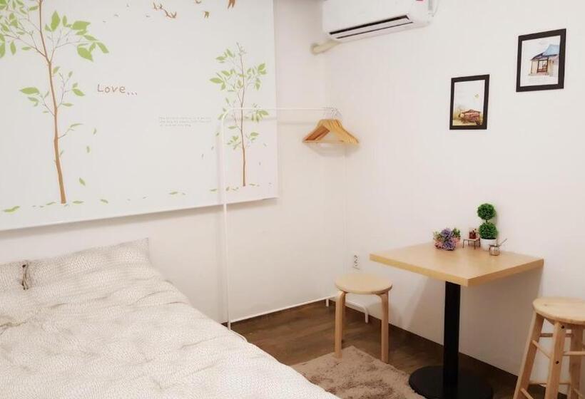 Апартаменты 2 Спальни, Hongdae Mainstreet Two Room House