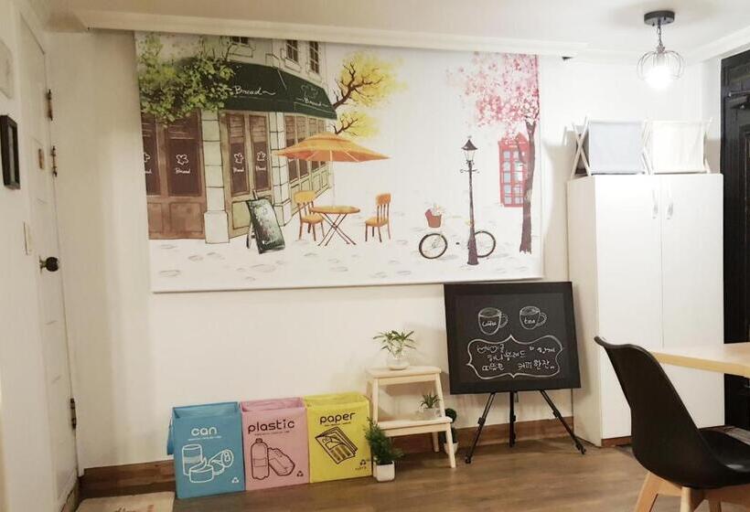 Апартаменты 2 Спальни, Hongdae Mainstreet Two Room House