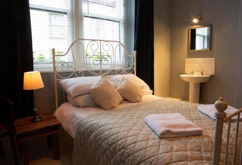 غرفة قياسية, Kings Arms