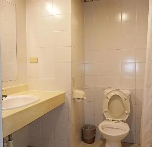 اتاق استاندارد چهار تخته, Chungli Business