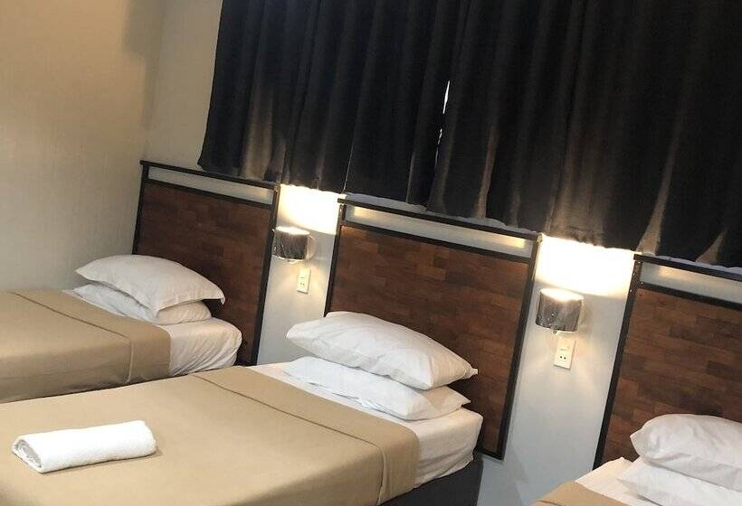 Pokój Deluxe Trzyosobowy, Delle Suites