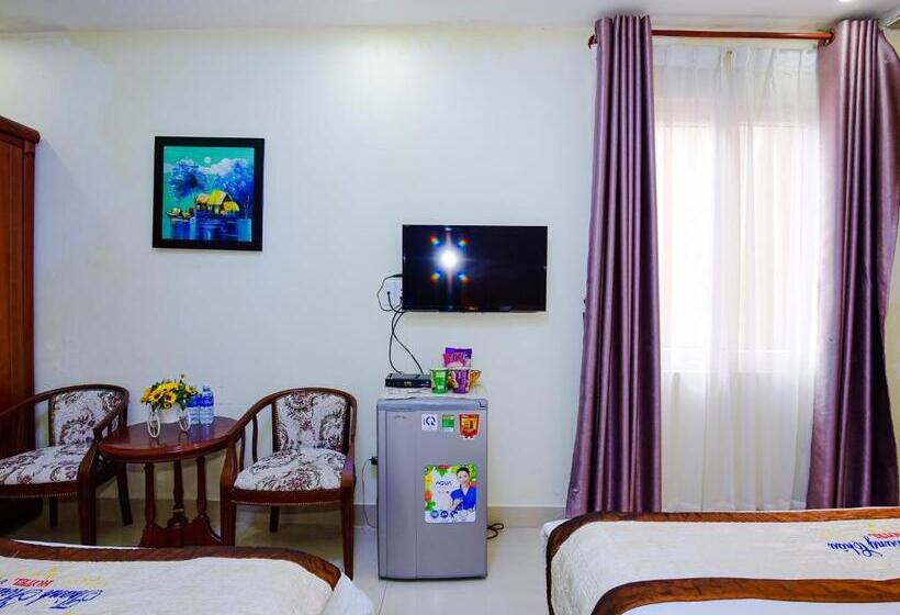 اتاق استاندارد سه نفره, Thanh Hoang Chau