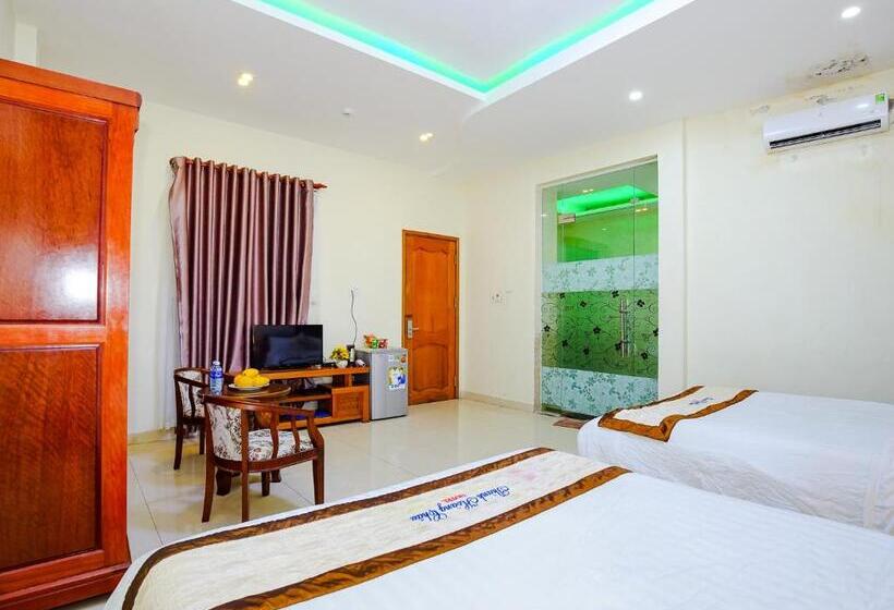 اتاق خانوادگی, Thanh Hoang Chau