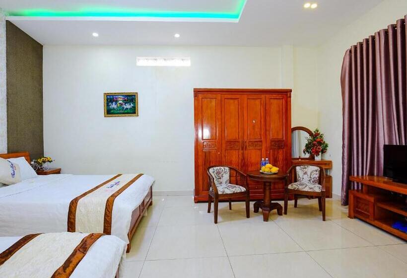 اتاق خانوادگی, Thanh Hoang Chau