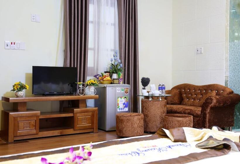 اتاق خانوادگی, Thanh Hoang Chau