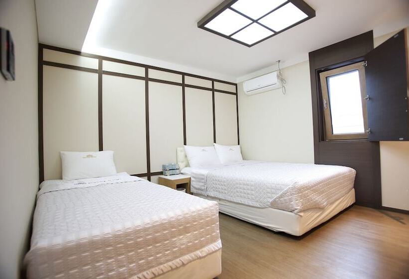 Номер Стандарт Трехместный, Mido Myeongdong