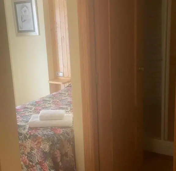 Standard Yhden Hengen Huone Parveke, La Posá