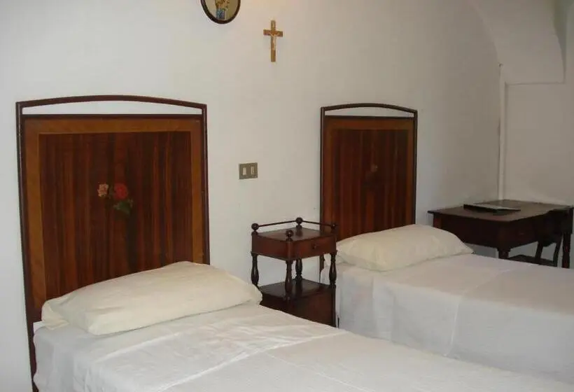 اتاق استاندارد با سرویس بهداشتی مشترک, Santuario Di Oropa
