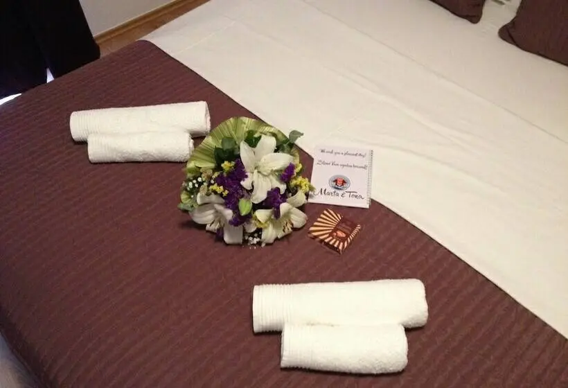 Triple Room Sea View, Bed & Breakfast Marta & Tona