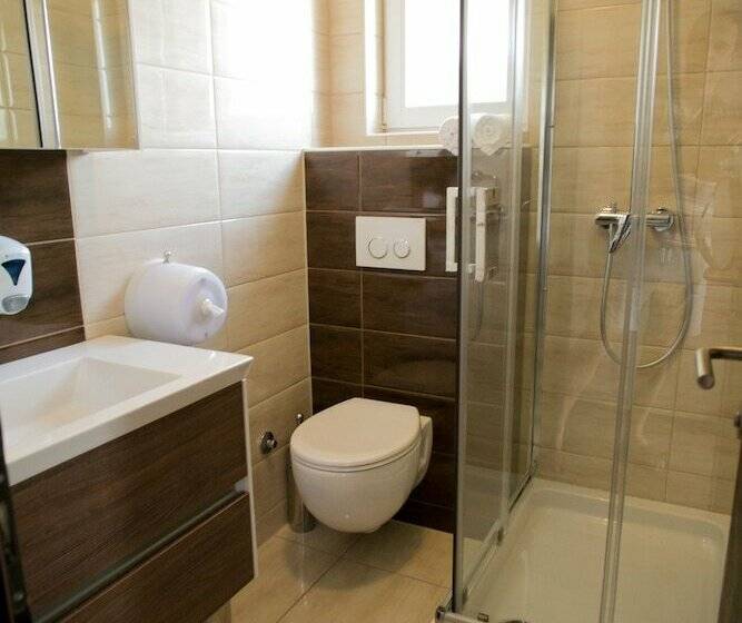 Triple Room Sea View, Bed & Breakfast Marta & Tona