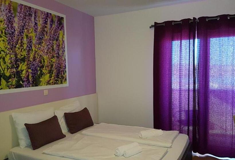 Triple Room Sea View, Bed & Breakfast Marta & Tona