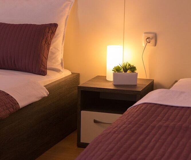 带海景标准四人间, Bed & Breakfast Marta & Tona