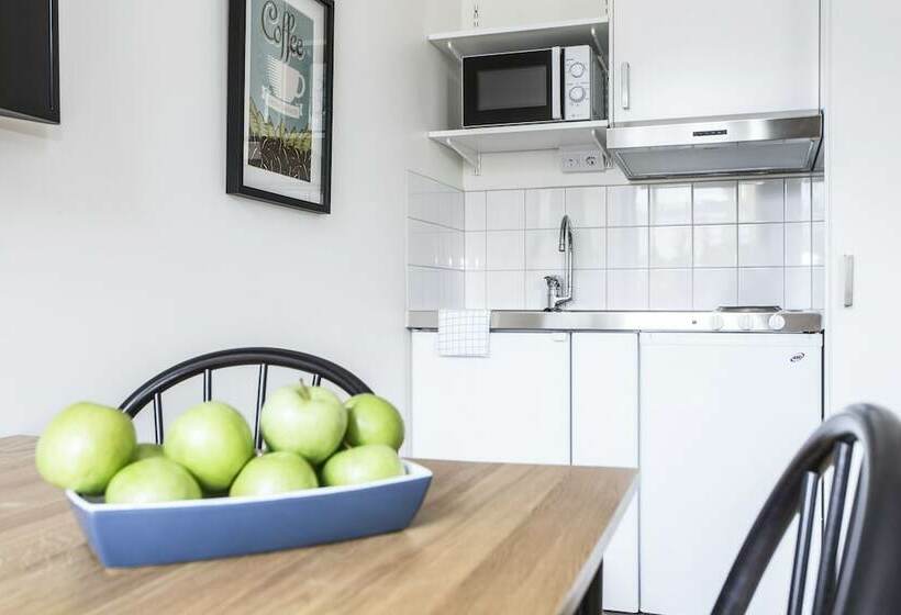 스탠다드 스튜디오, Biz Apartment Solna