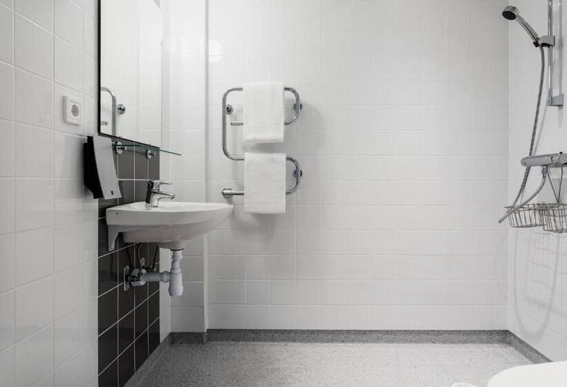 إستديو عائلى, Biz Apartment Solna