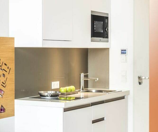 استودیوی لوکس, Capri By Fraser Berlin