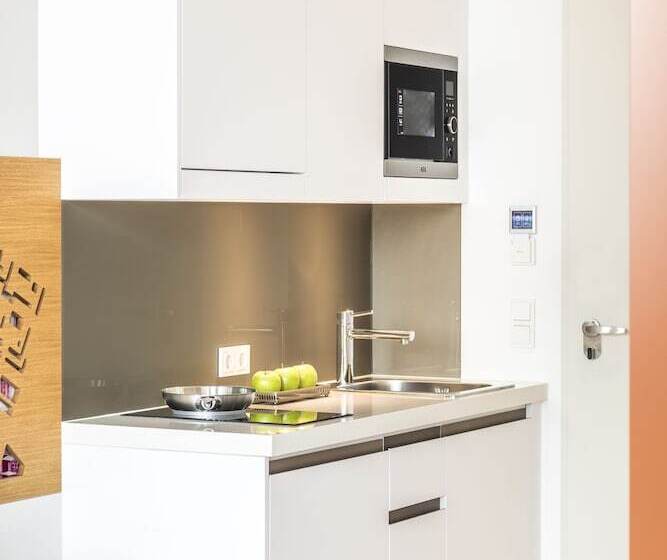 استودیو اجرایی, Capri By Fraser Berlin