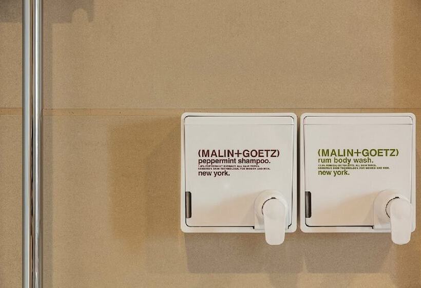 استودیوی پریمیوم, Capri By Fraser Berlin