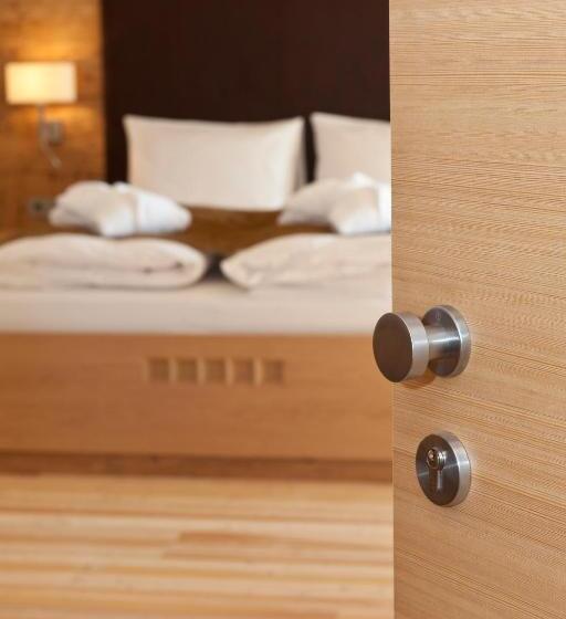 带阳台套房, Dolmites Nature Hotel Vigilerhof