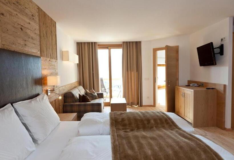 带阳台套房, Dolmites Nature Hotel Vigilerhof