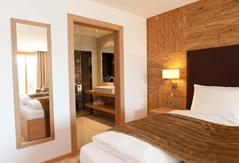 带阳台套房, Dolmites Nature Hotel Vigilerhof