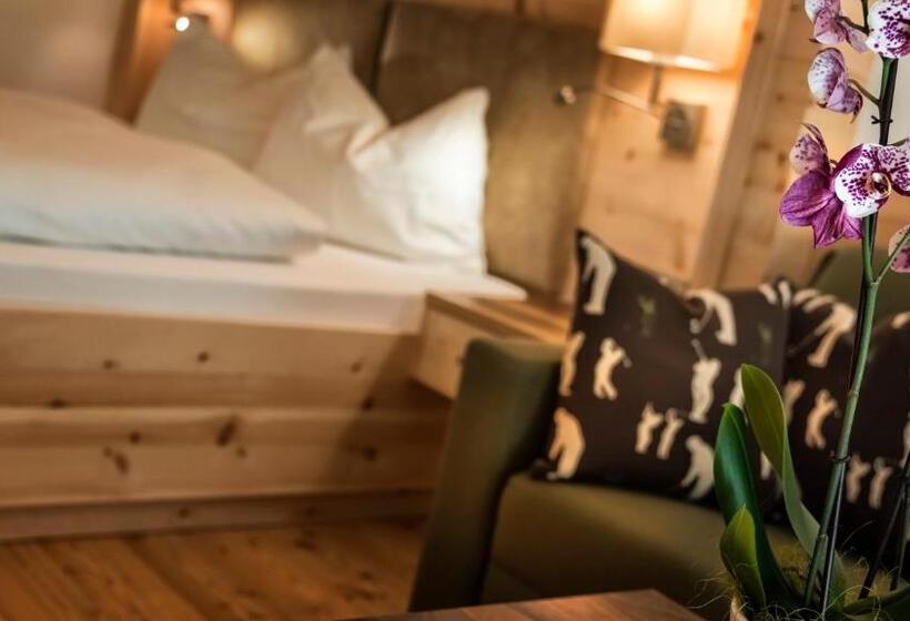 Comfort room with mountain view, Dolmites Nature Hotel Vigilerhof