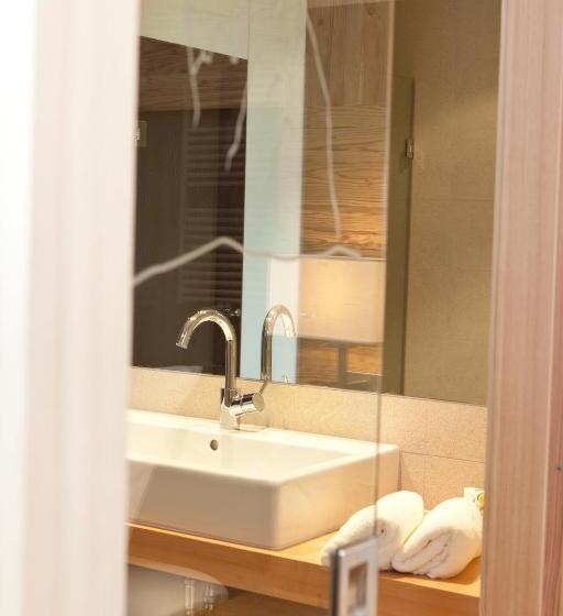 带阳台套房, Dolmites Nature Hotel Vigilerhof